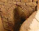 Ondergrondse oven met boogvormige ingang op Sicili