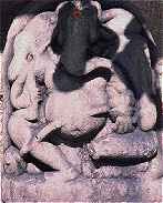 Ganeshabeeld uit de tempel van Parvati te Baijnath, dat naast de deur stond opgesteld. Ganesha wordt vereerd aan het begin van alles, zoals de eerste kalenderdag, het begin van een reis etc.